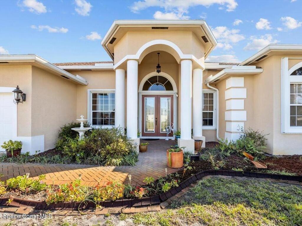 111 SW Ladybug Drive, Port St. Lucie, FL 34953