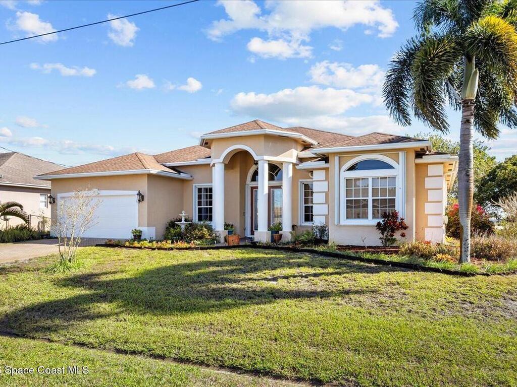 111 SW Ladybug Drive, Port St. Lucie, FL 34953