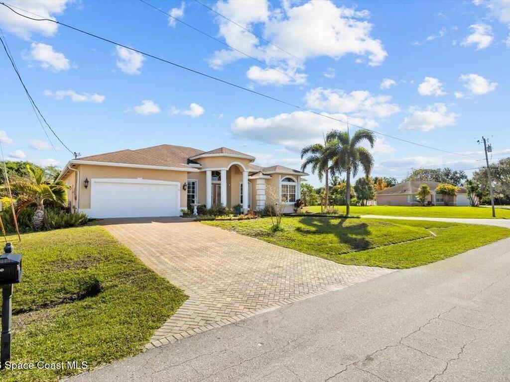 111 SW Ladybug Drive, Port St. Lucie, FL 34953