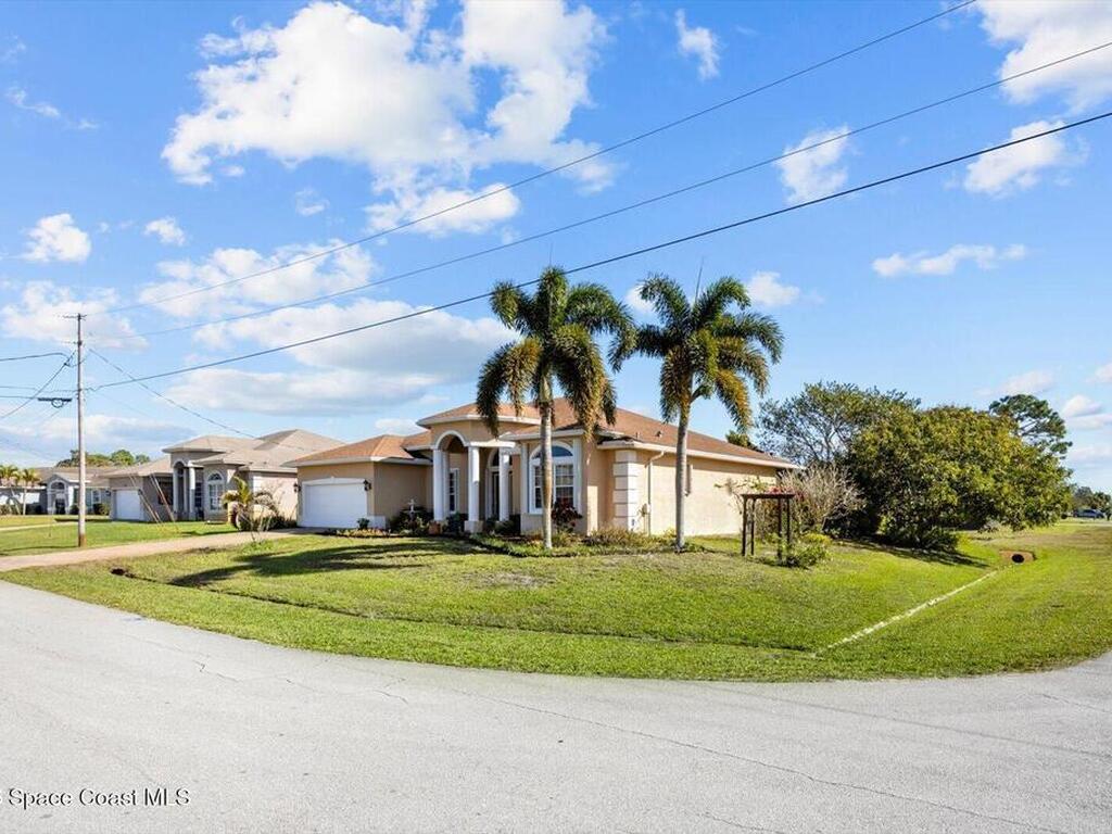 111 SW Ladybug Drive, Port St. Lucie, FL 34953