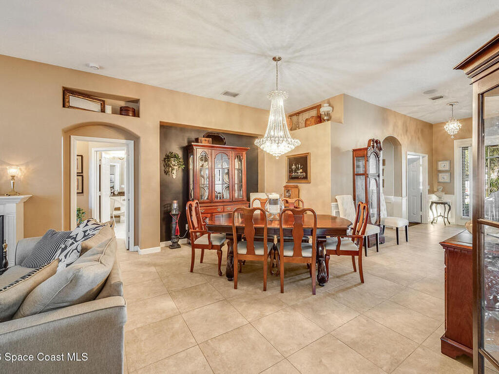 426 Gardendale Circle, Palm Bay, FL 32909