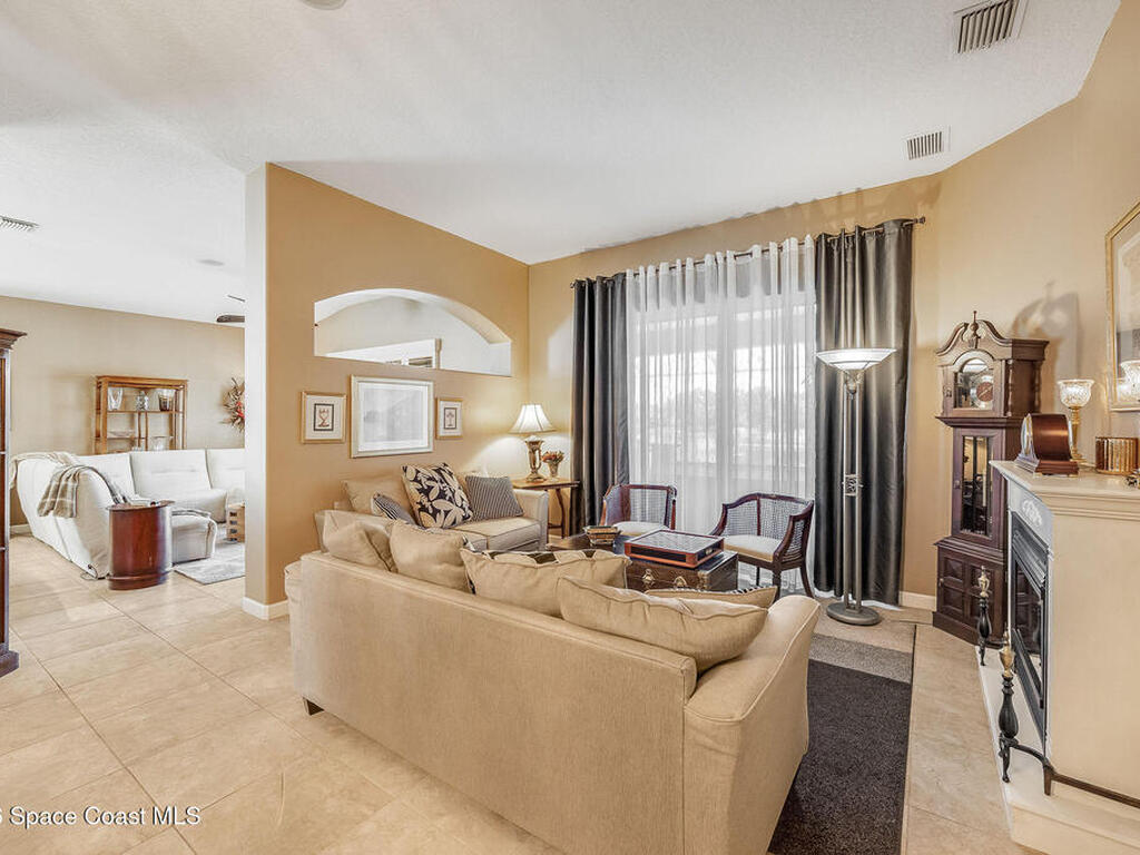 426 Gardendale Circle, Palm Bay, FL 32909