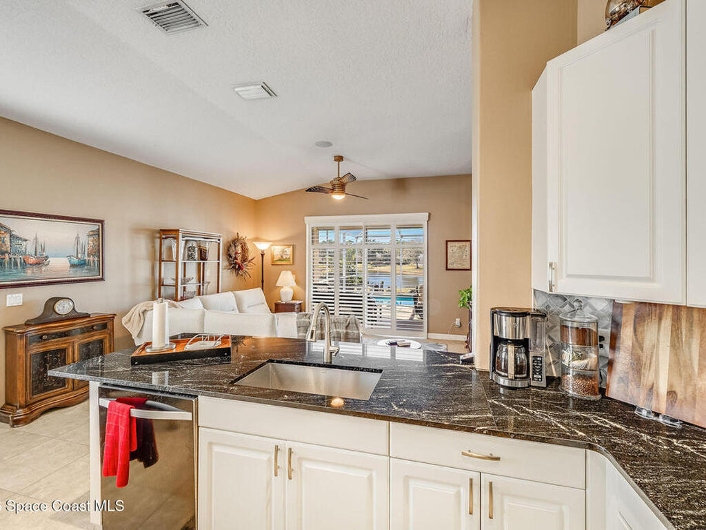 426 Gardendale Circle, Palm Bay, FL 32909