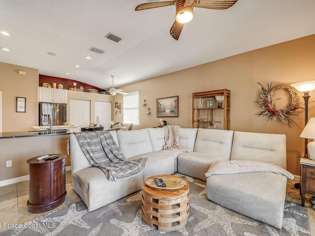 426 Gardendale Circle, Palm Bay, FL 32909