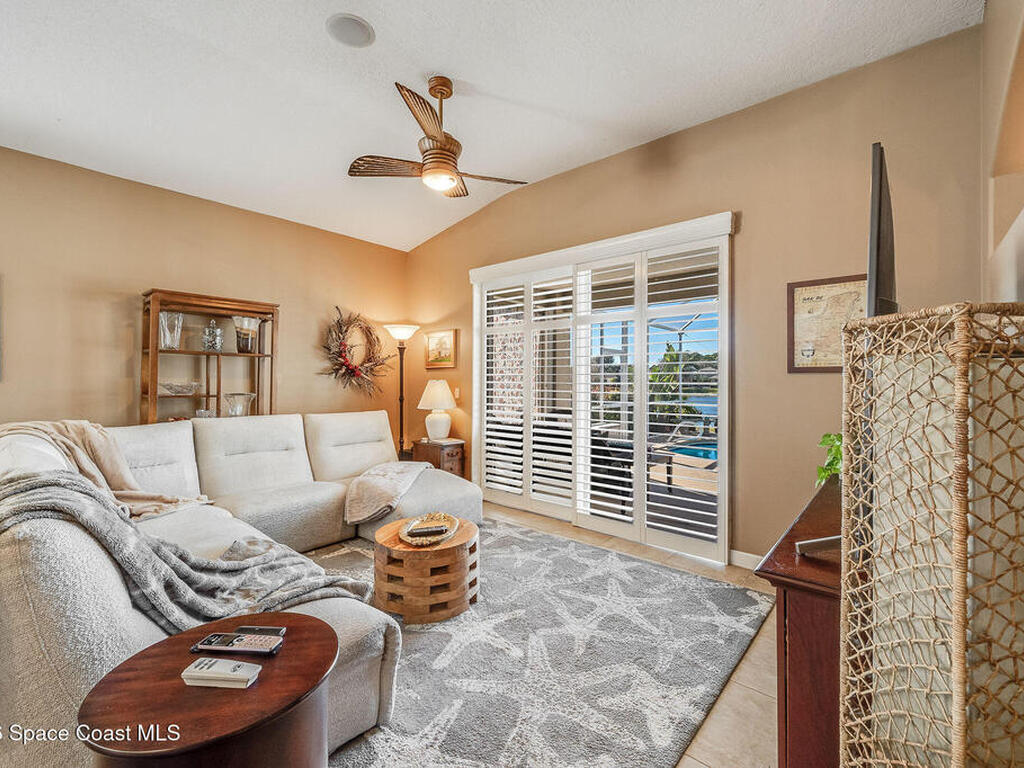 426 Gardendale Circle, Palm Bay, FL 32909