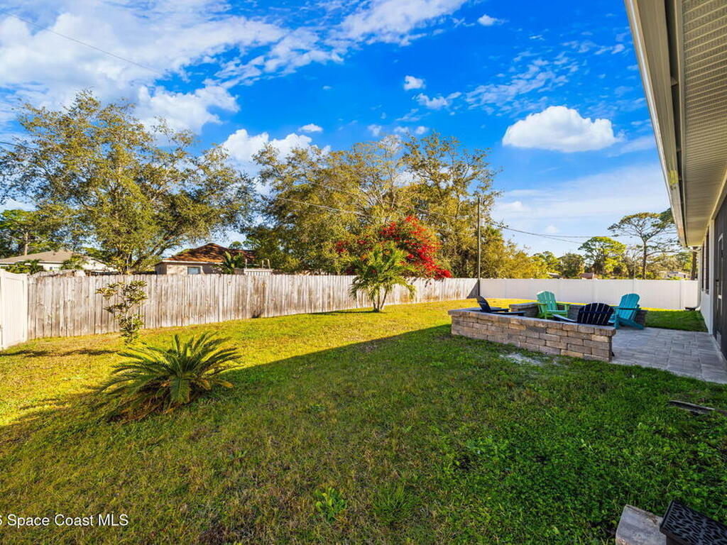 553 Rembrandt Street, Palm Bay, FL 32909