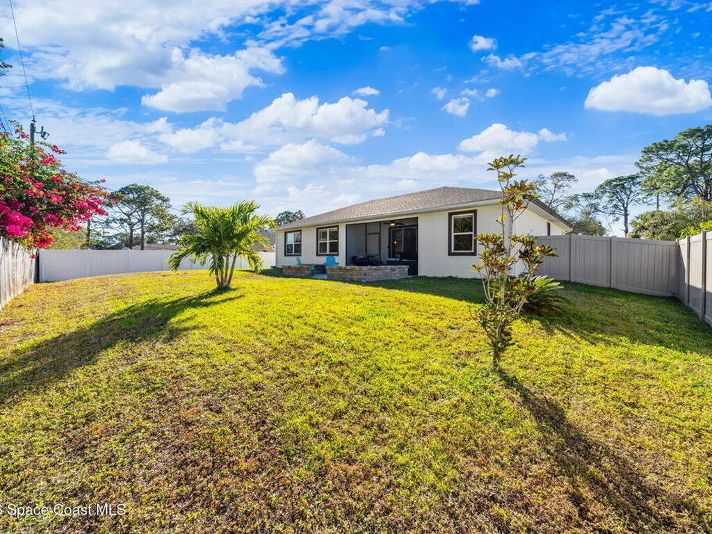 553 Rembrandt Street, Palm Bay, FL 32909