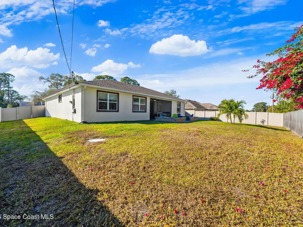553 Rembrandt Street, Palm Bay, FL 32909