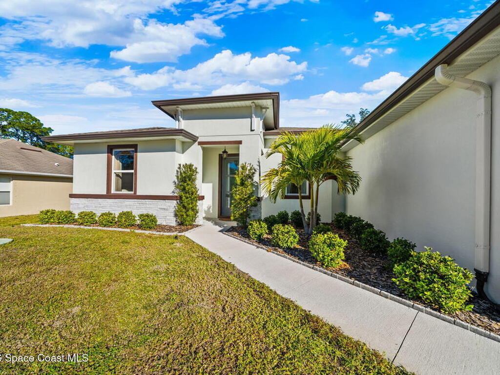 553 Rembrandt Street, Palm Bay, FL 32909