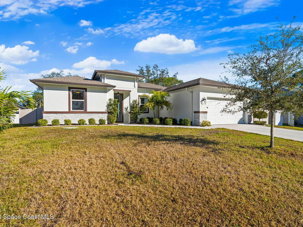 553 Rembrandt Street, Palm Bay, FL 32909