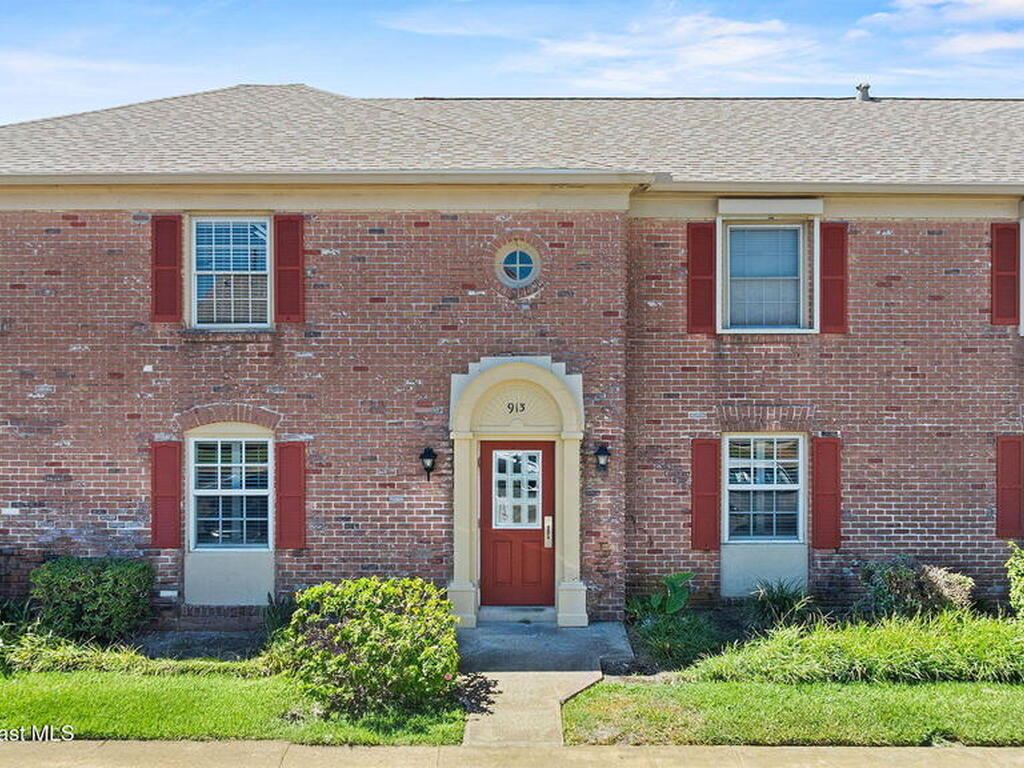 913 S Colonial Court, Indian Harbour Beach, FL 32937