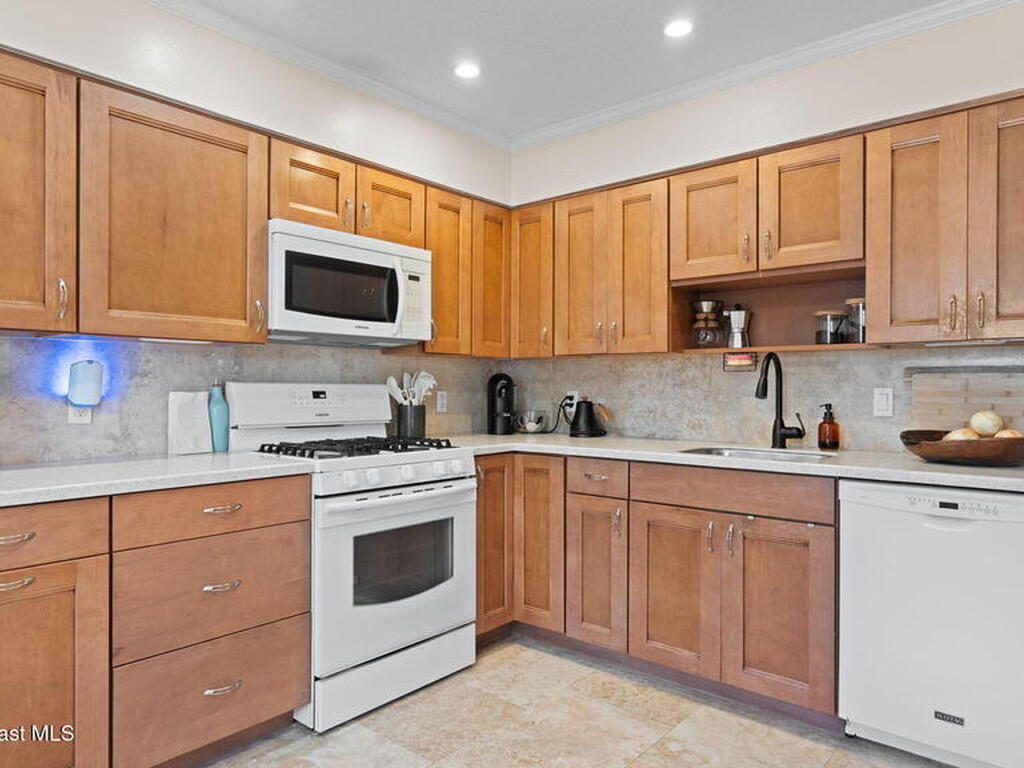 913 S Colonial Court, Indian Harbour Beach, FL 32937