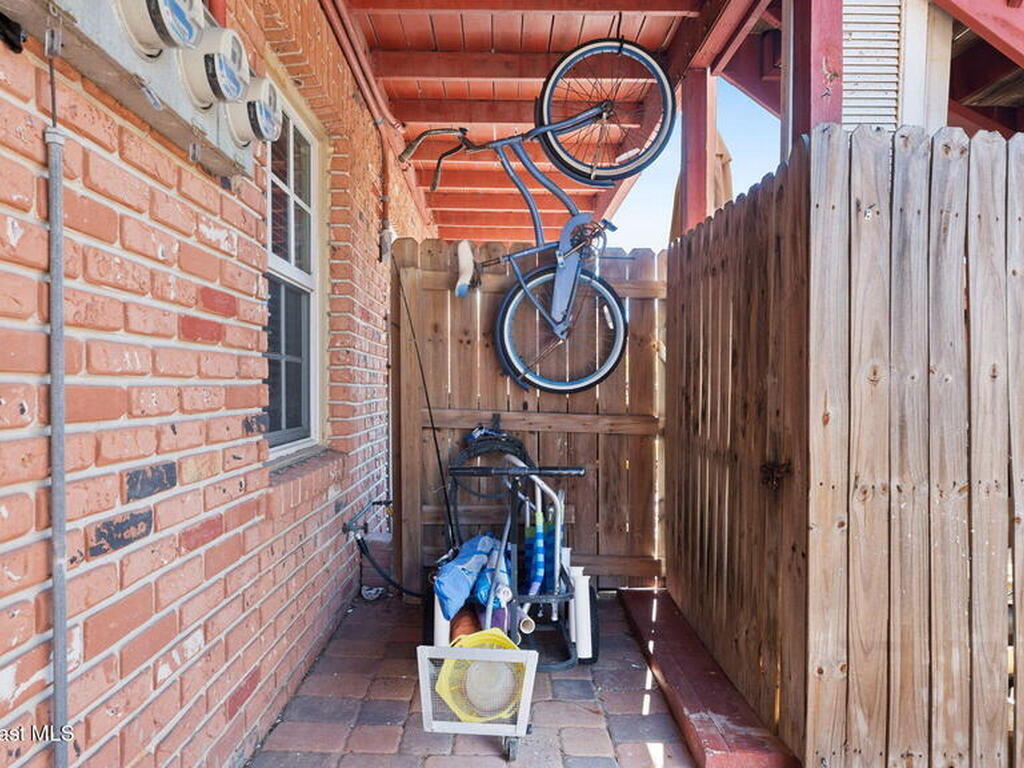 913 S Colonial Court, Indian Harbour Beach, FL 32937