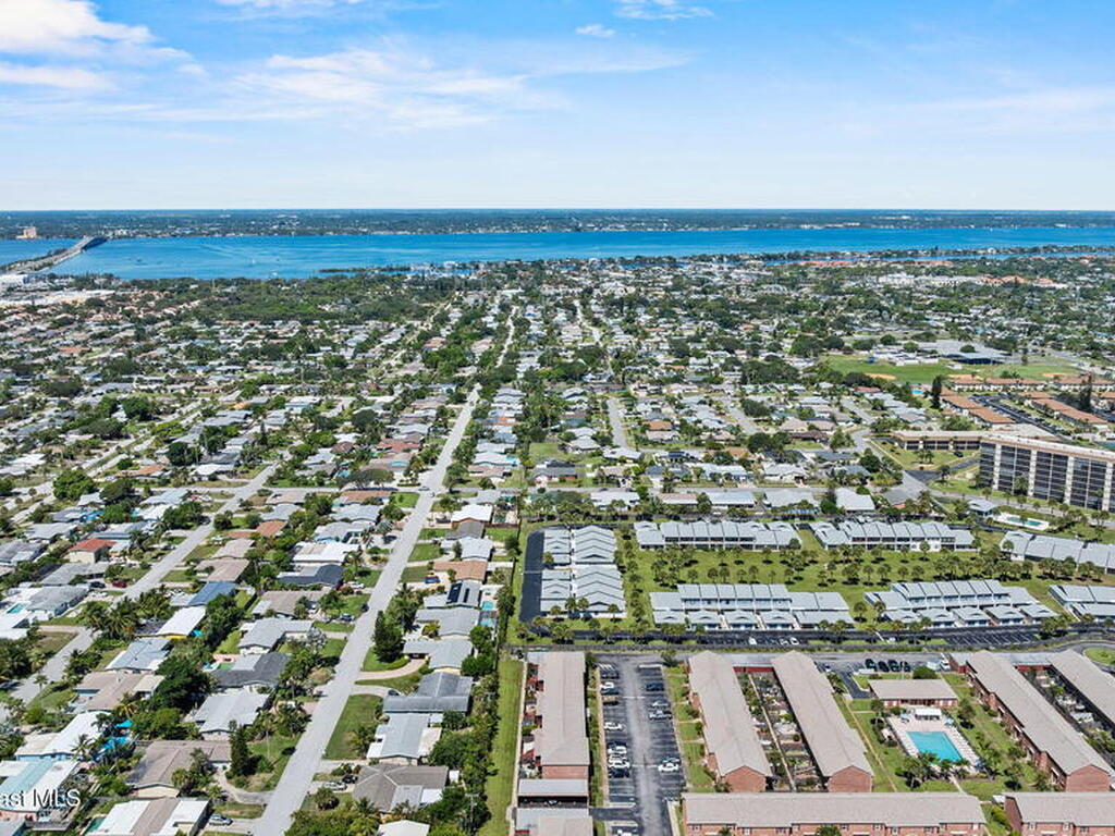 913 S Colonial Court, Indian Harbour Beach, FL 32937