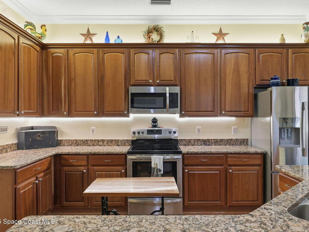 5696 Cypress Creek Drive, Grant, FL 32949