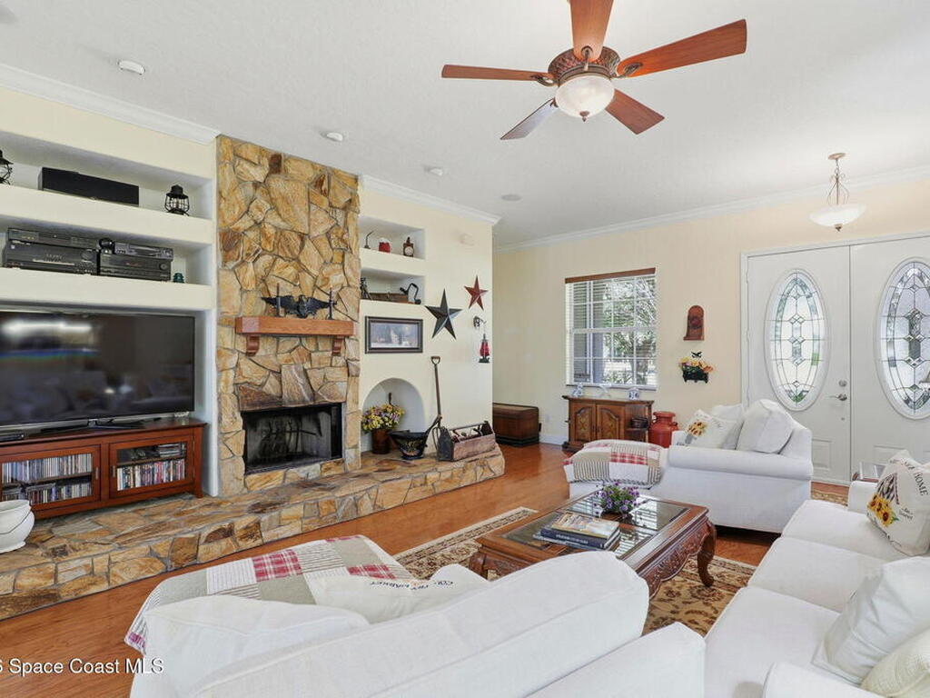 5696 Cypress Creek Drive, Grant, FL 32949