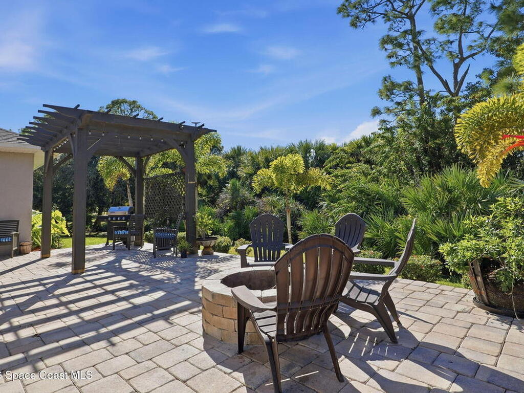 5696 Cypress Creek Drive, Grant, FL 32949