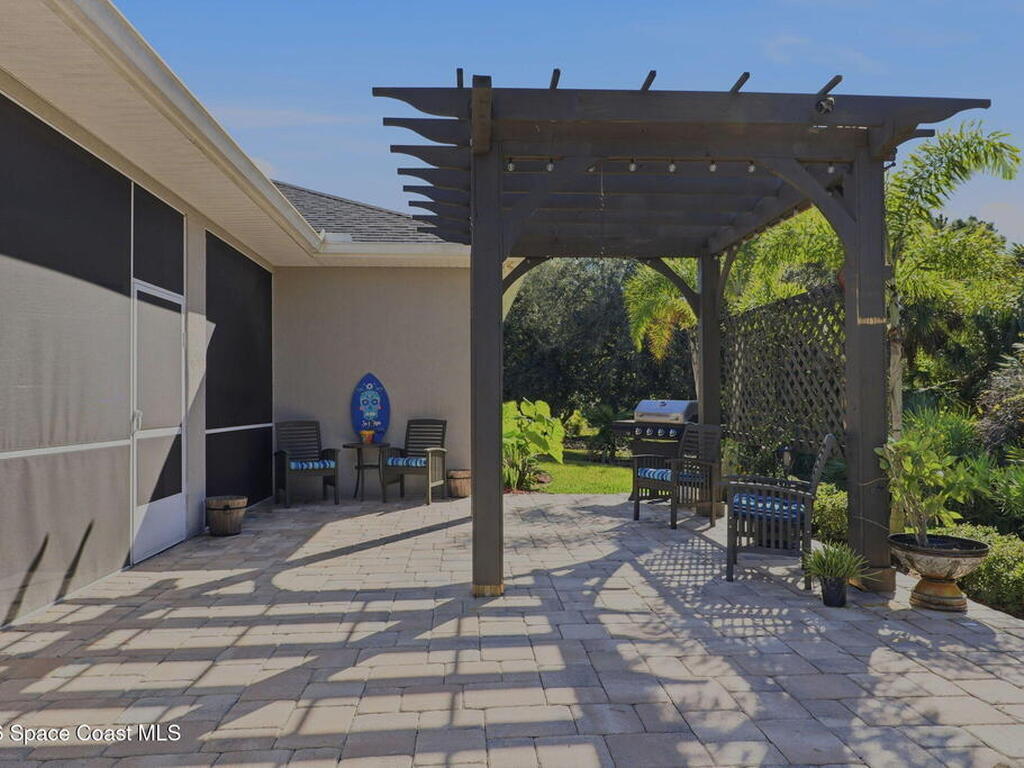 5696 Cypress Creek Drive, Grant, FL 32949