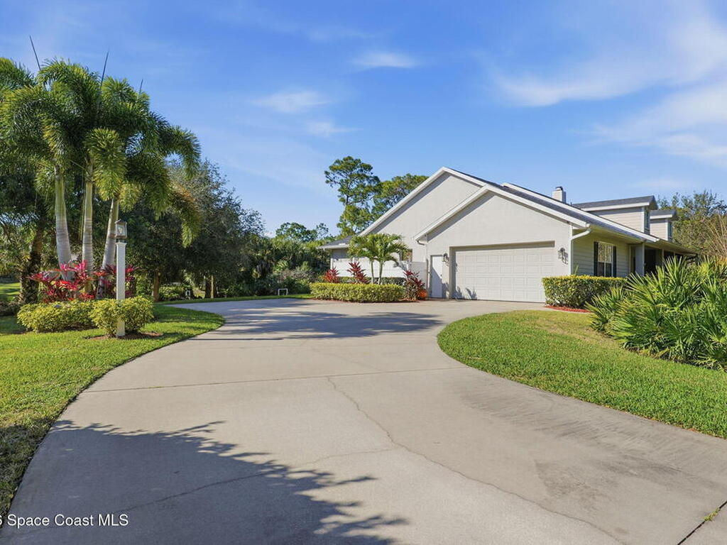 5696 Cypress Creek Drive, Grant, FL 32949