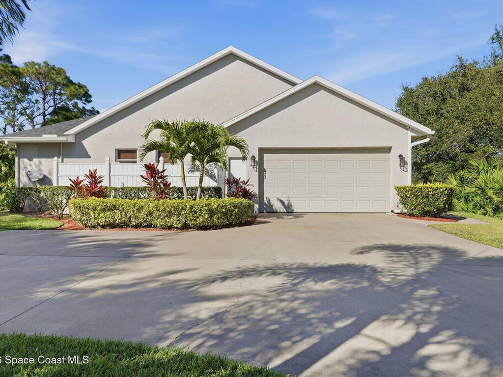 5696 Cypress Creek Drive, Grant, FL 32949