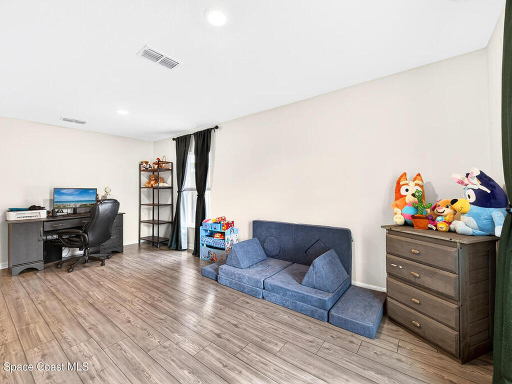 733 Walmsley Street, Palm Bay, FL 32908