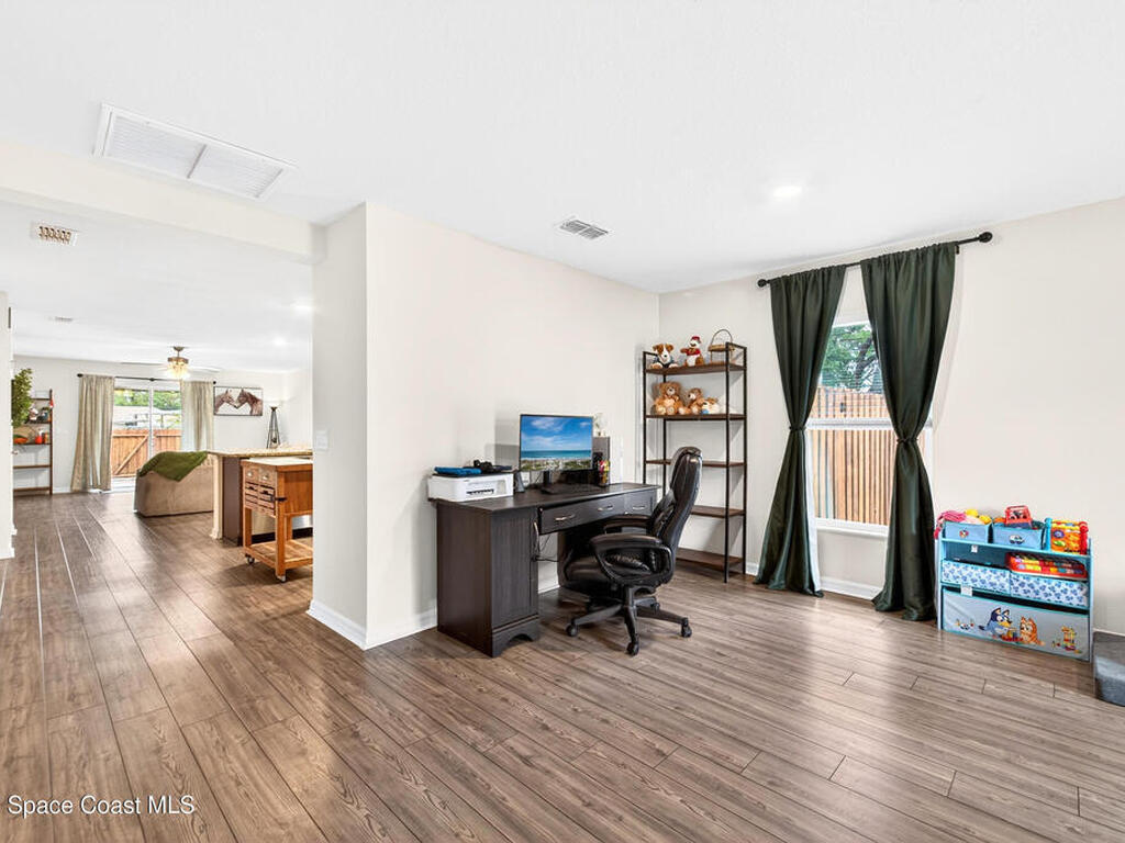 733 Walmsley Street, Palm Bay, FL 32908