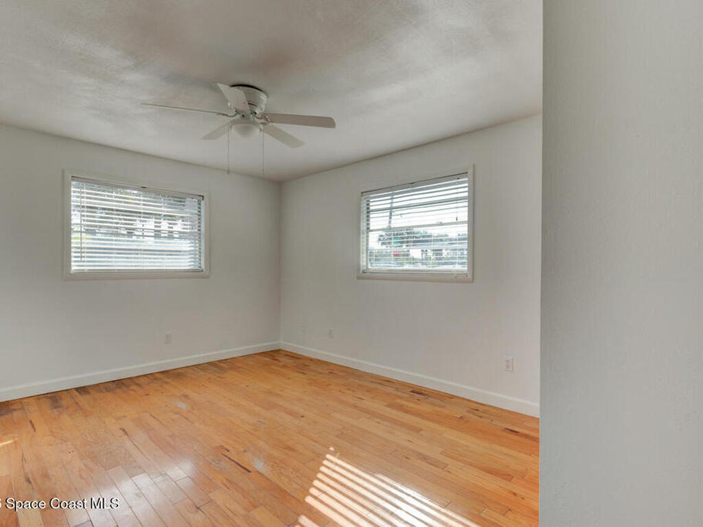 922 Locust Street, New Smyrna Beach, FL 32169