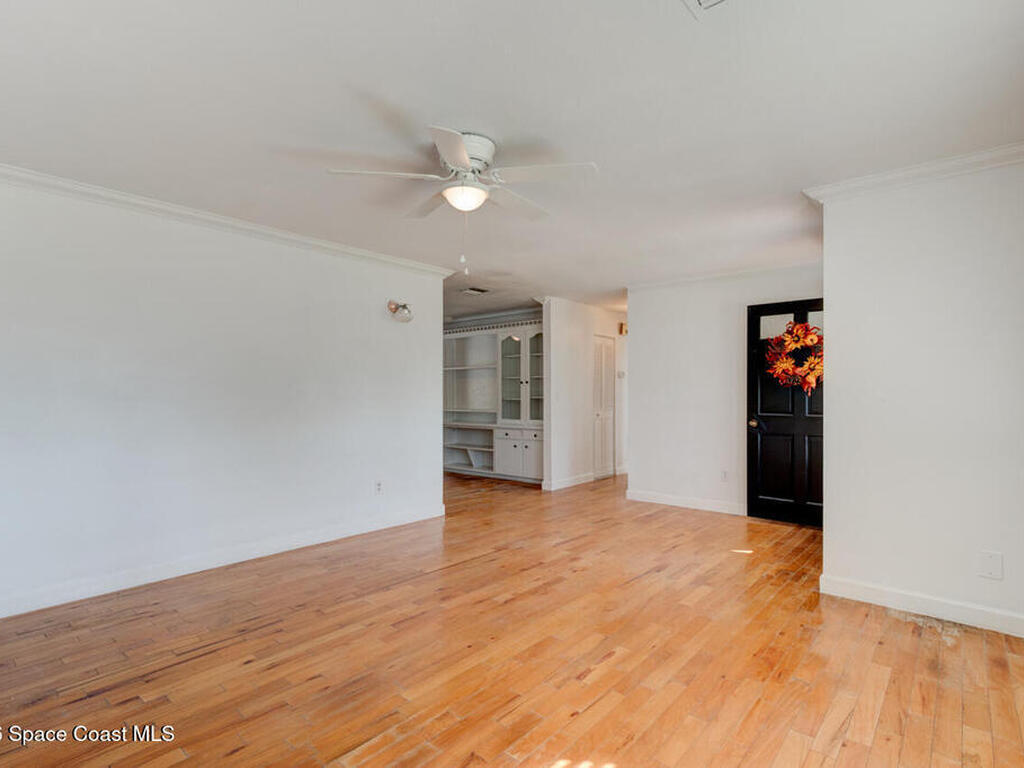 922 Locust Street, New Smyrna Beach, FL 32169