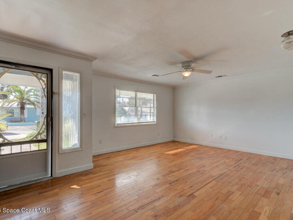 922 Locust Street, New Smyrna Beach, FL 32169