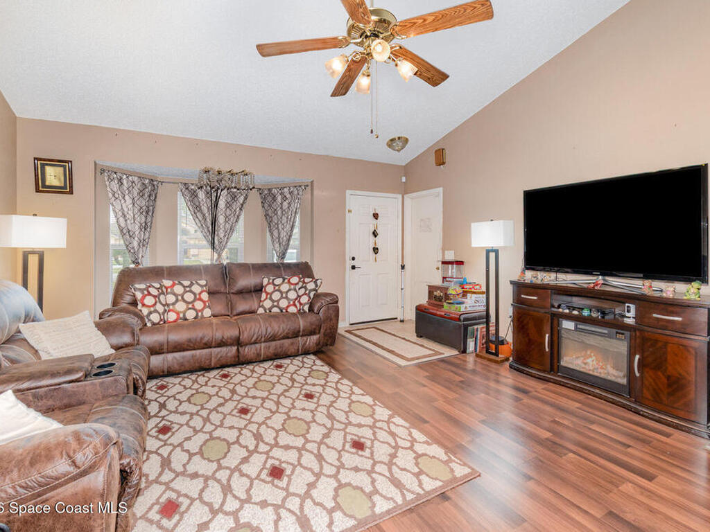 2830 Gramercy Drive, Deltona, FL 32738