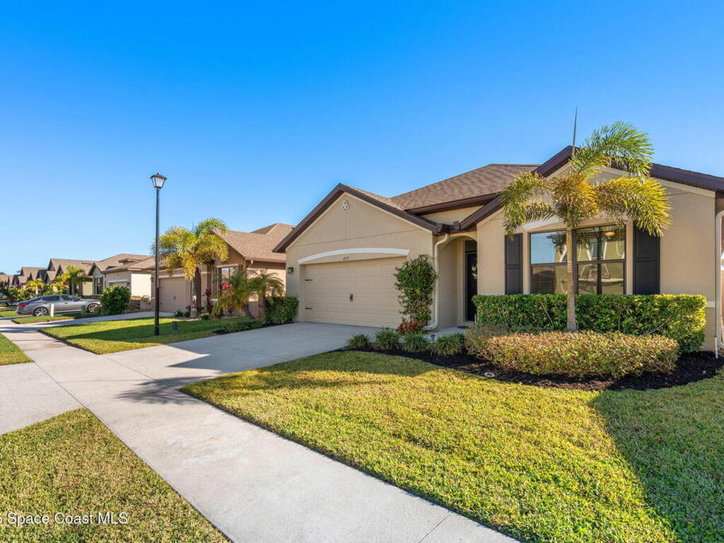 4717 Magenta Isles Drive, Melbourne, FL 32904