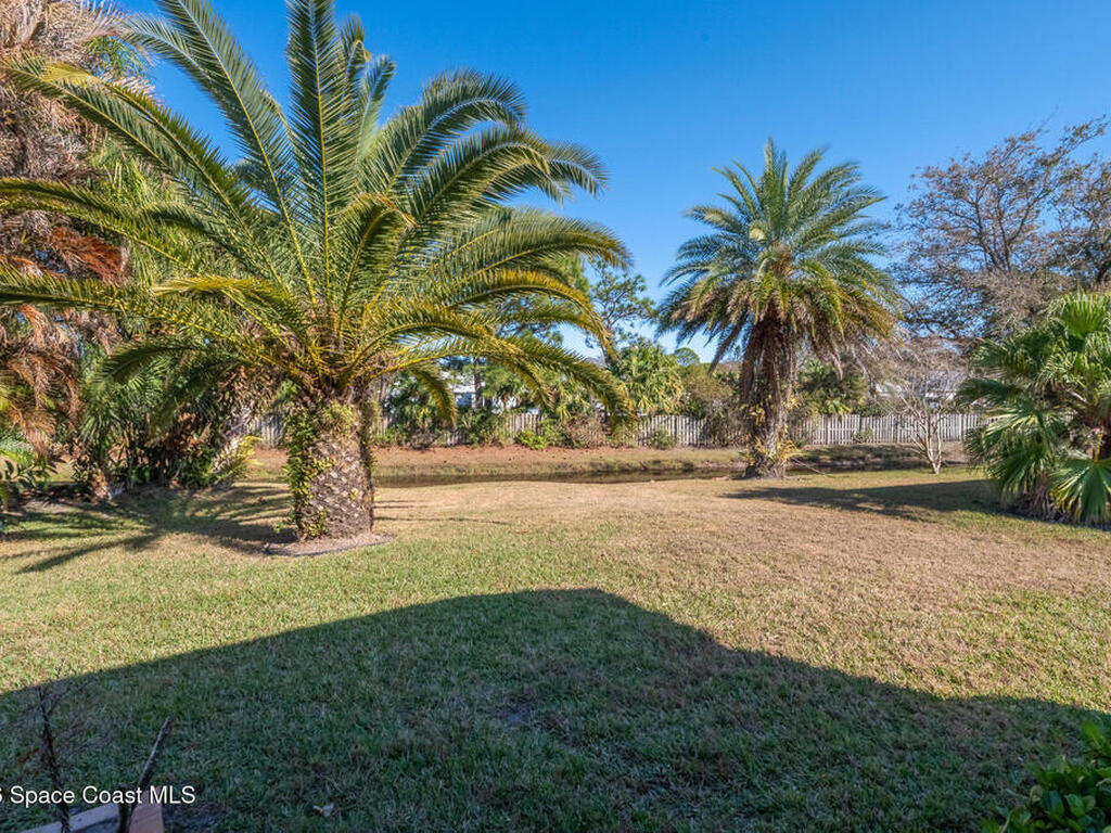 1325 Shoreline Circle, Sebastian, FL 32958