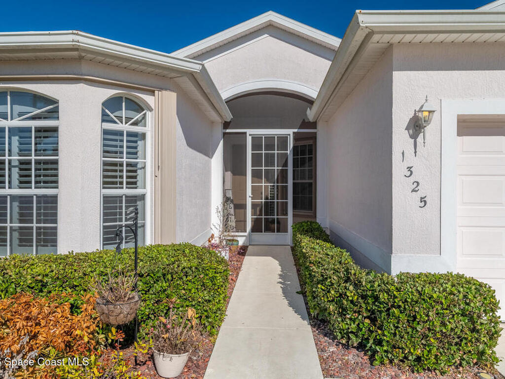 1325 Shoreline Circle, Sebastian, FL 32958