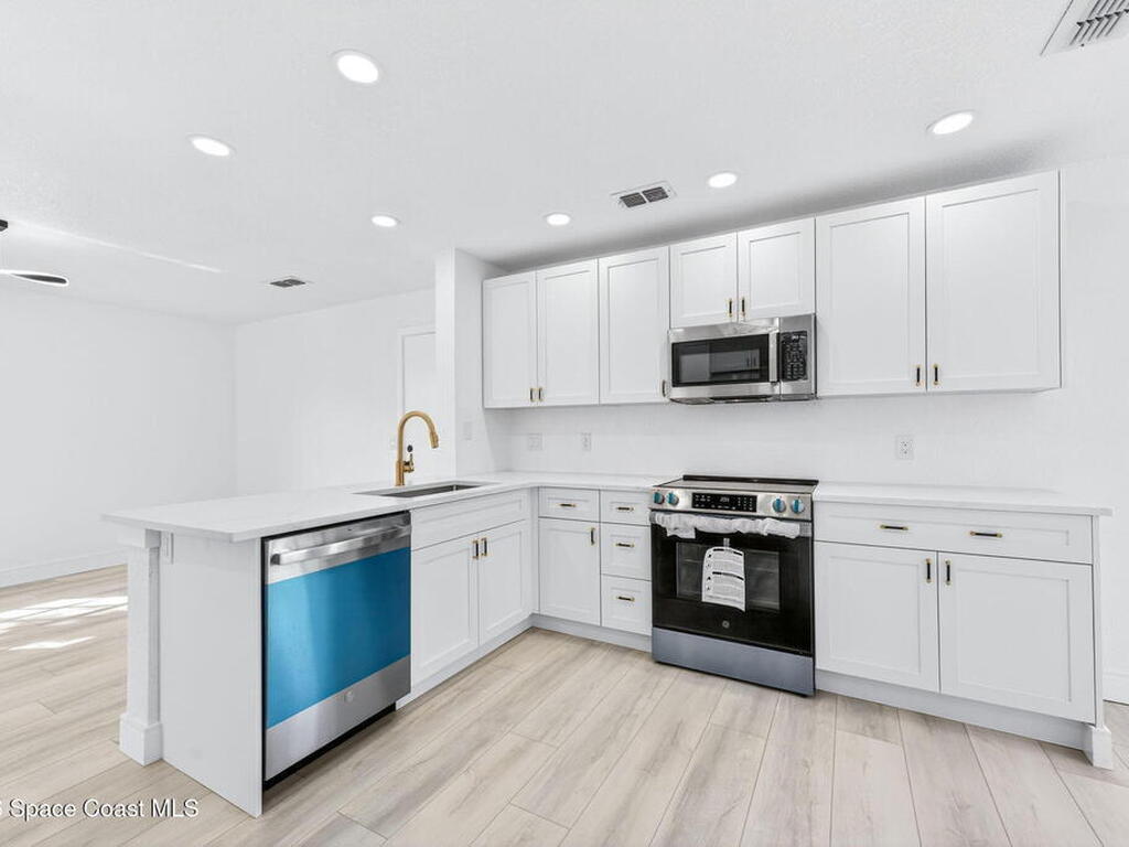 1721 Pine Valley Drive, Melbourne, FL 32935