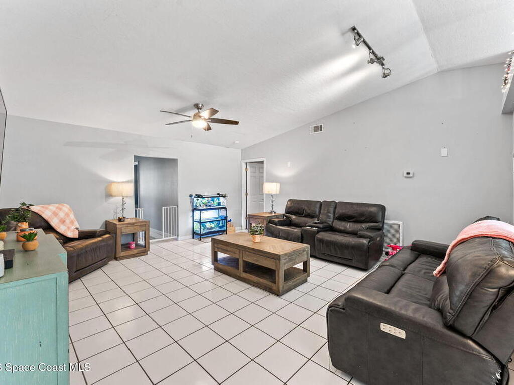 1567 Heartwellville Street, Palm Bay, FL 32907