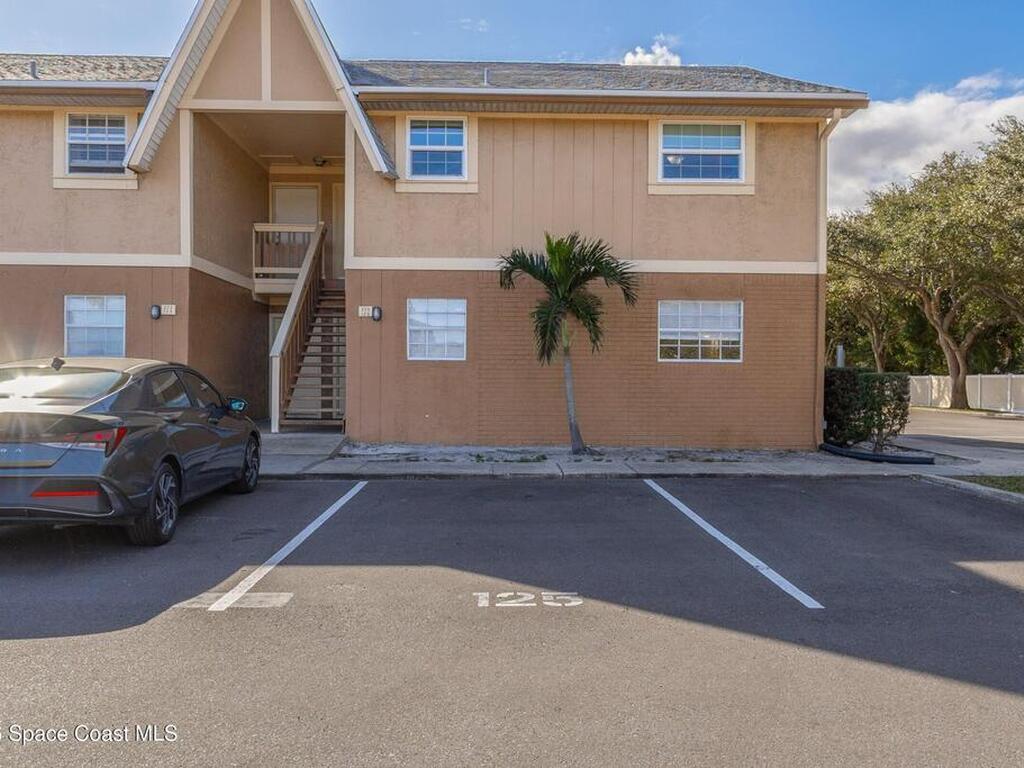 125 Bristol Lane, Melbourne, FL 32935