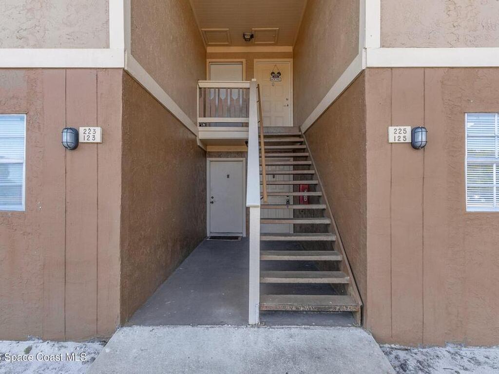 125 Bristol Lane, Melbourne, FL 32935