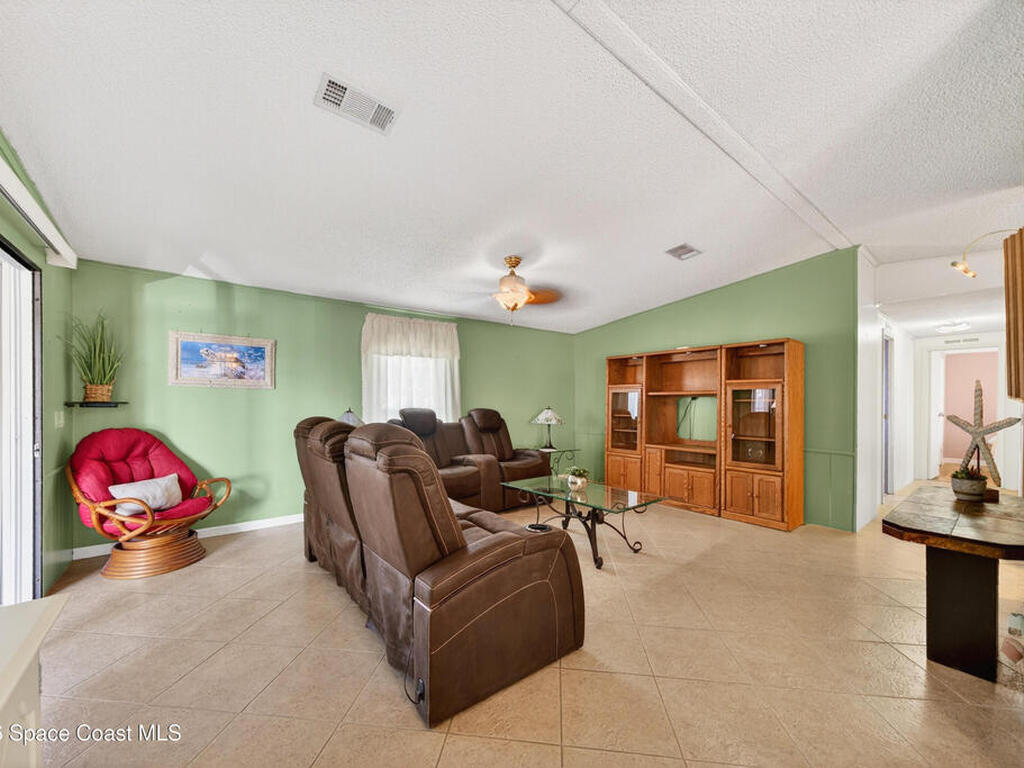 7645 Chasta Road, Micco, FL 32976