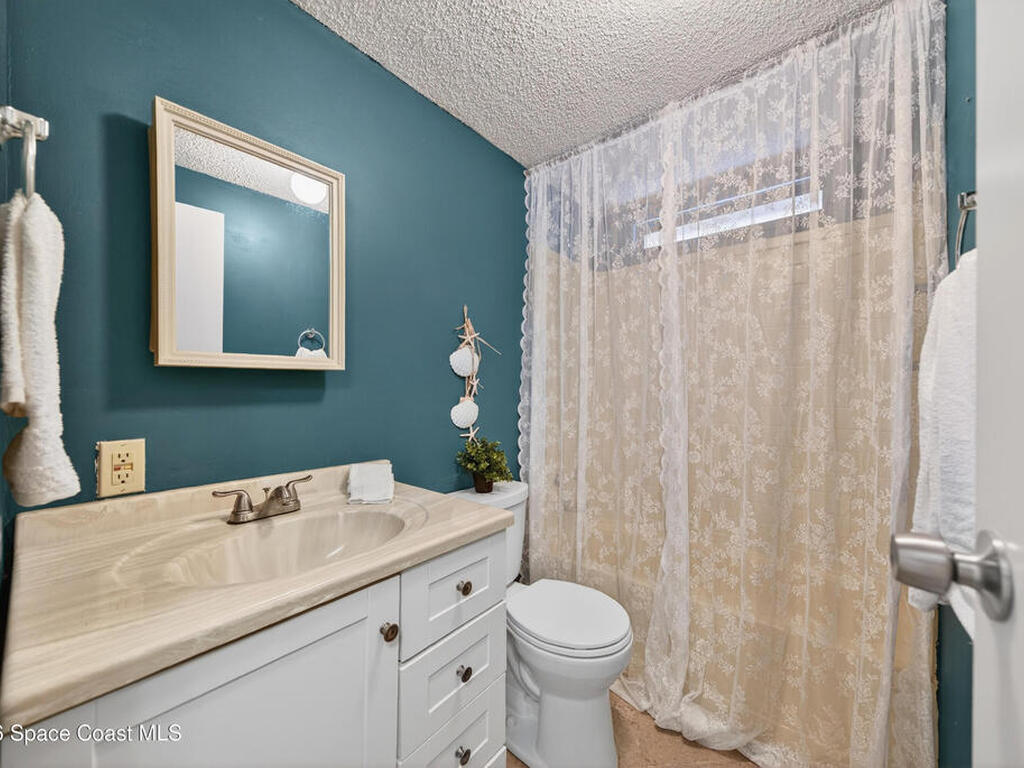 7645 Chasta Road, Micco, FL 32976