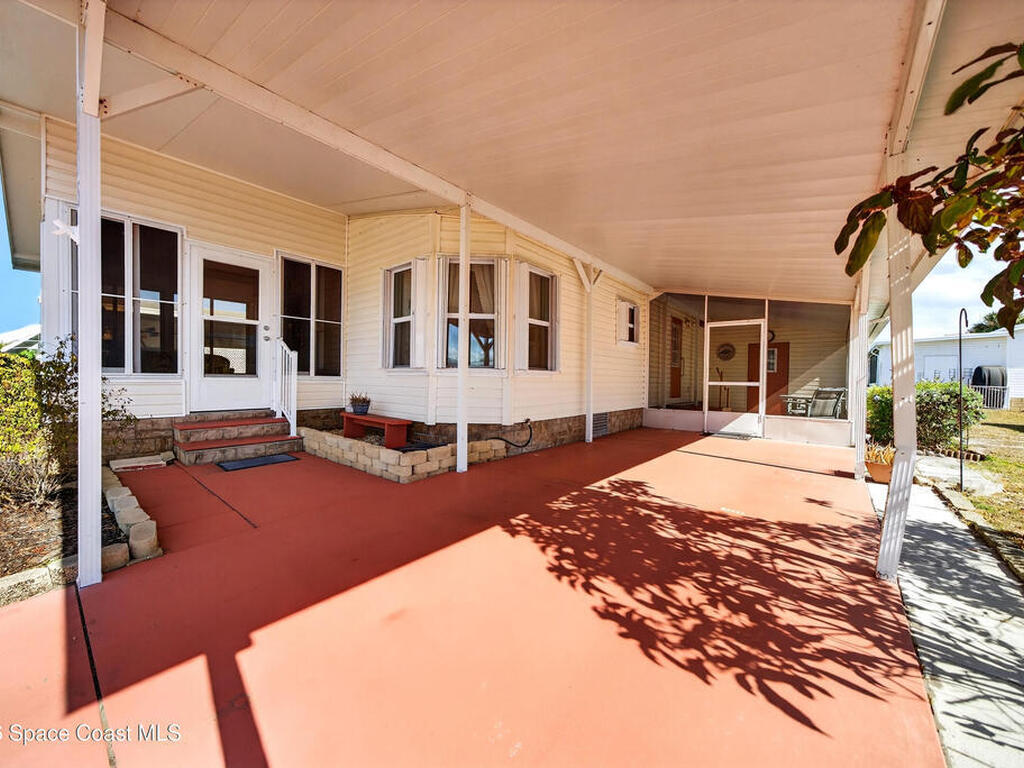 7645 Chasta Road, Micco, FL 32976