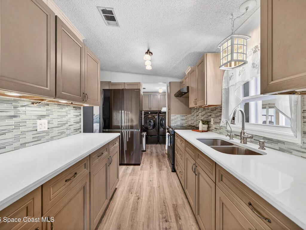 7645 Chasta Road, Micco, FL 32976