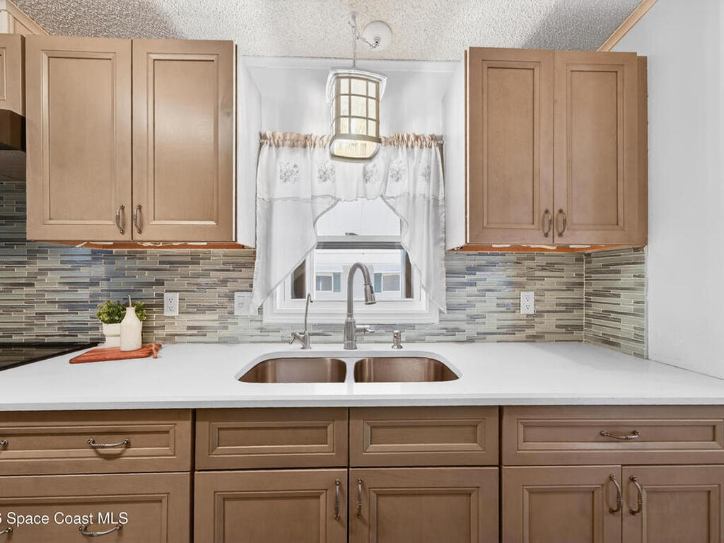 7645 Chasta Road, Micco, FL 32976