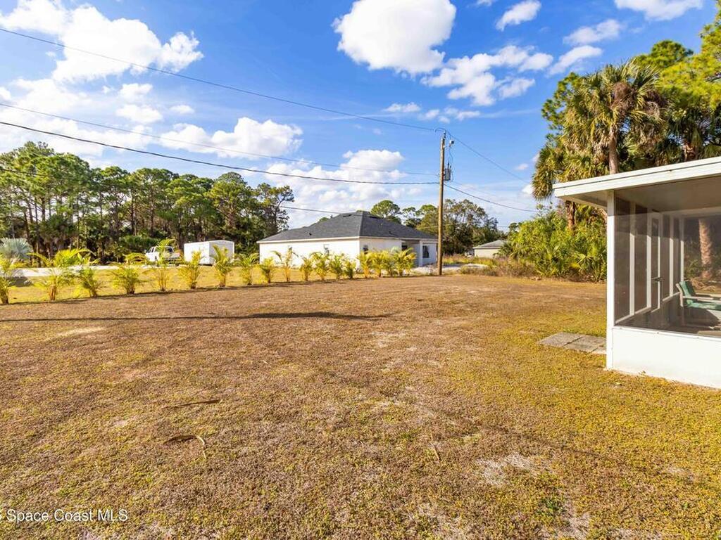 308 NW Tamarind Circle, Palm Bay, FL 32907