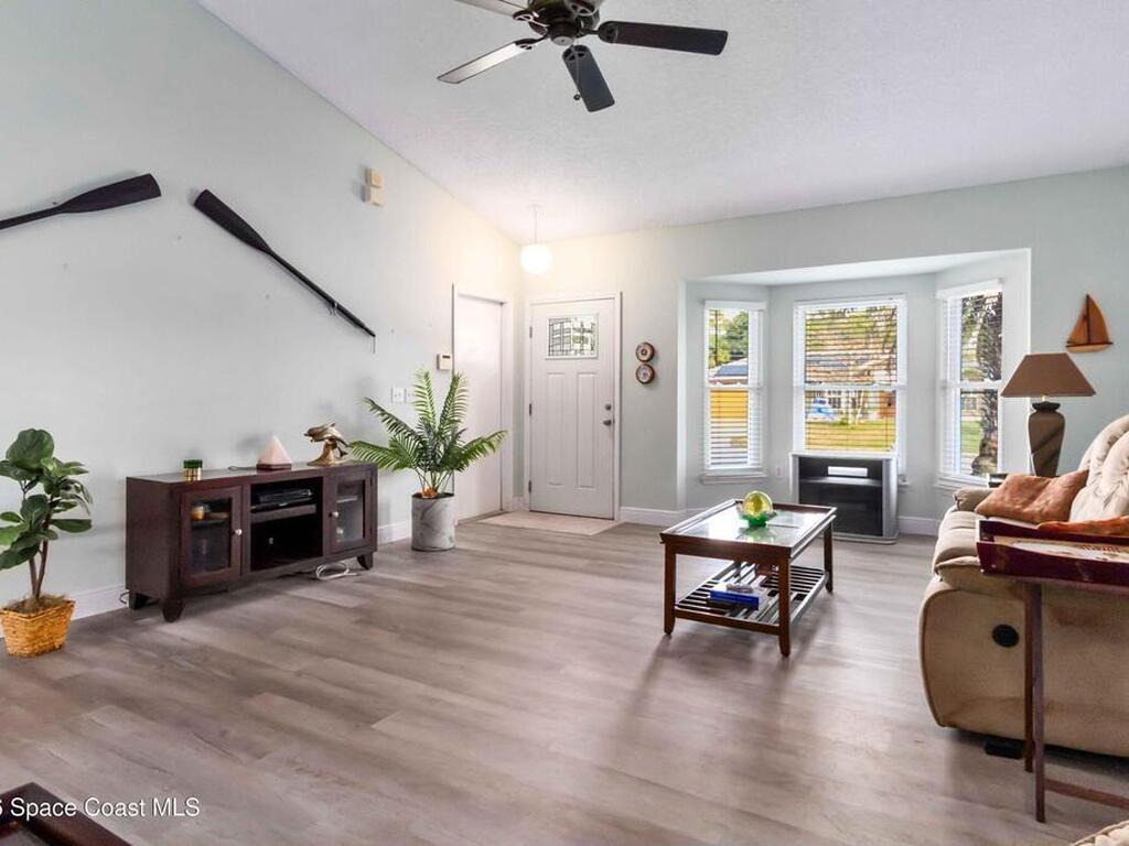 308 NW Tamarind Circle, Palm Bay, FL 32907