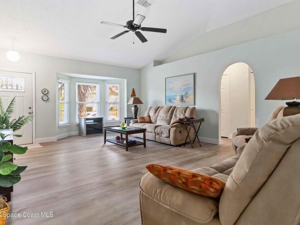 308 NW Tamarind Circle, Palm Bay, FL 32907