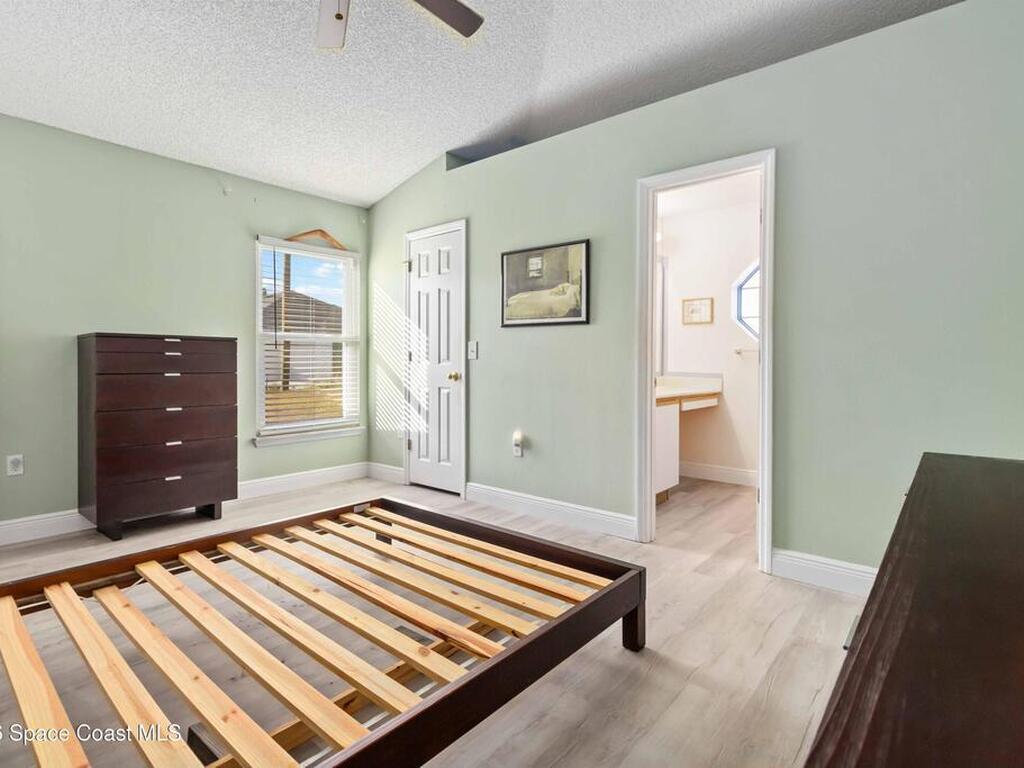 308 NW Tamarind Circle, Palm Bay, FL 32907