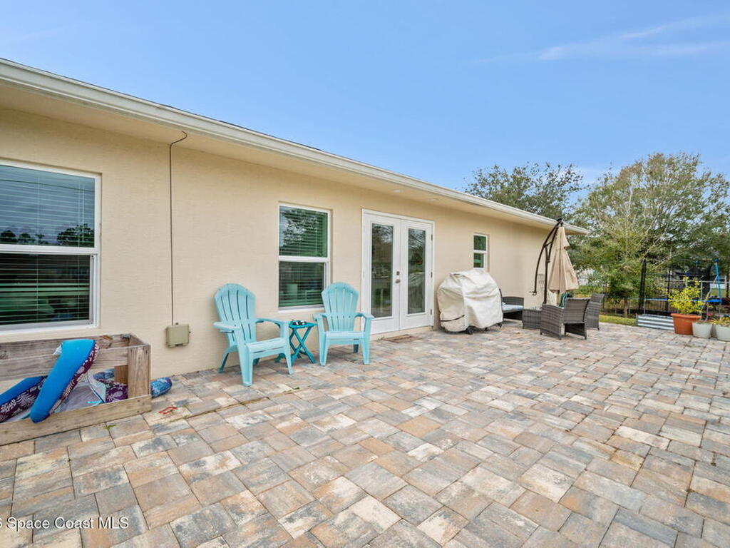 8615 102nd Court, Vero Beach, FL 32967