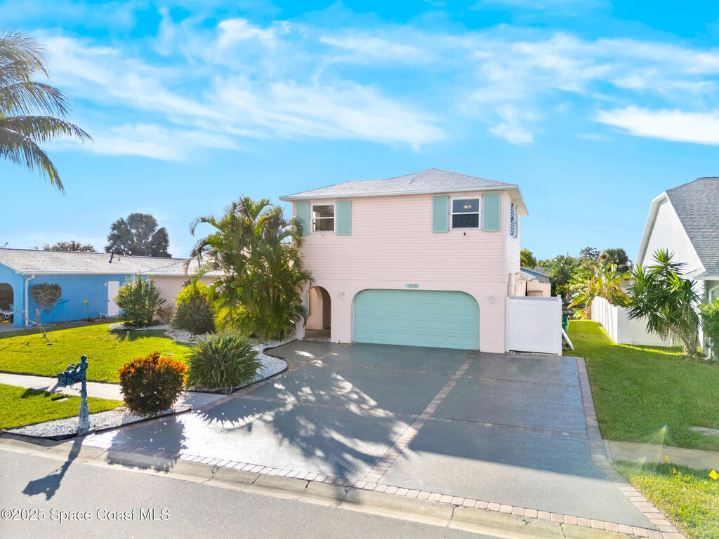 1525 W Riviera Drive, Merritt Island, FL 32952