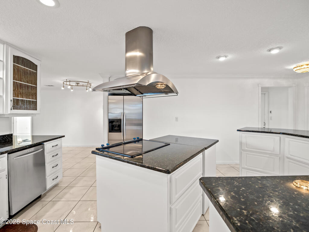 1525 W Riviera Drive, Merritt Island, FL 32952