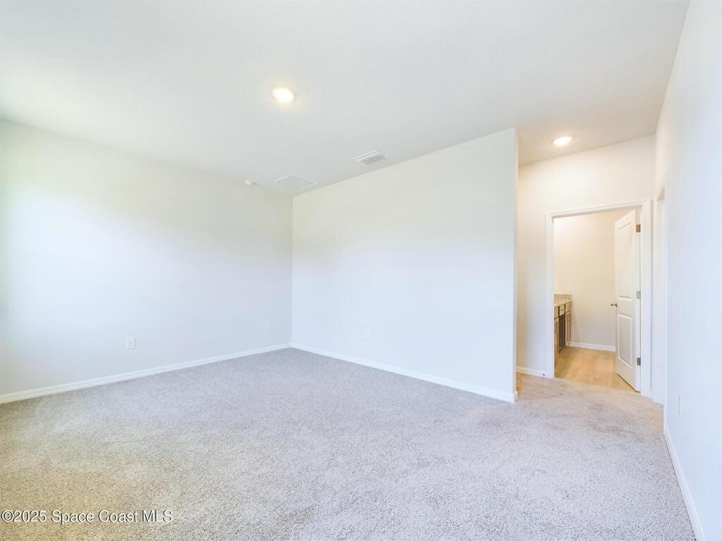 1085 SW Harlingen Road, Palm Bay, FL 32908